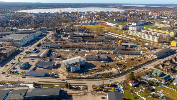 Räpina maantee ääres asuv üle kolme hektari suur kinnistu on perspektiivikas paik elamutele ning äripindadele. Foto: AIGAR NAGEL